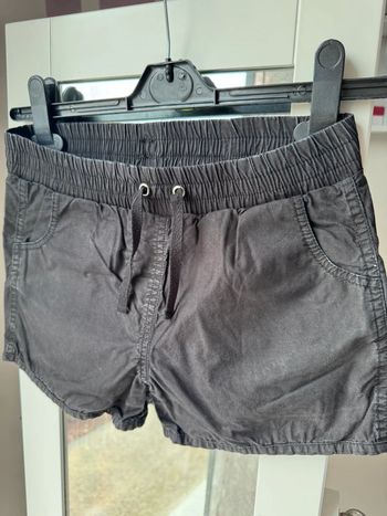 Short noir
