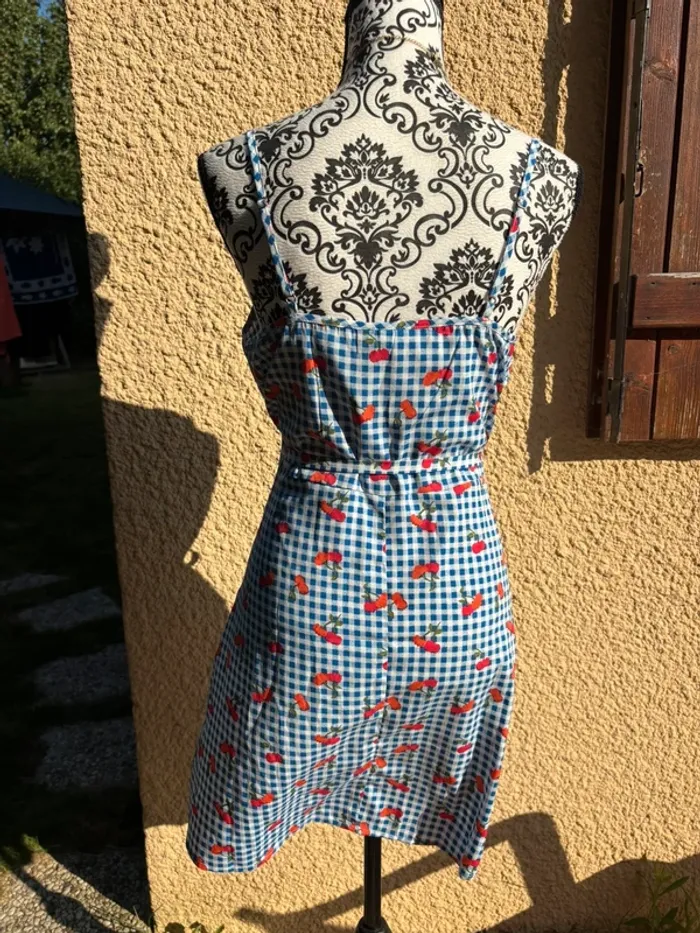Très jolie robe à bretelles taille M - photo numéro 5