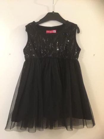 Robe noire Little Girls Fashion 3/4 ans (4€)