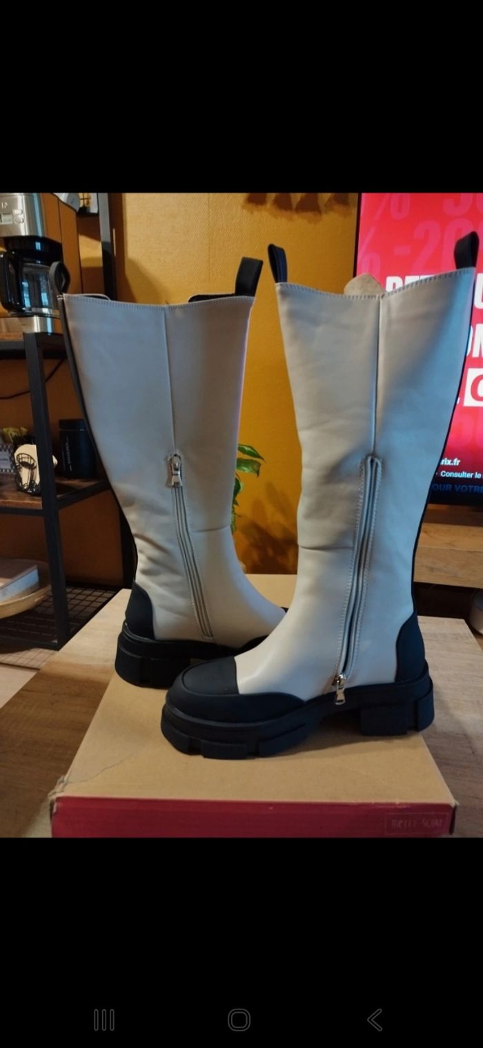 Botte crantée - photo numéro 2