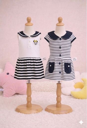 Lot 2 robes styles Marine T18 mois