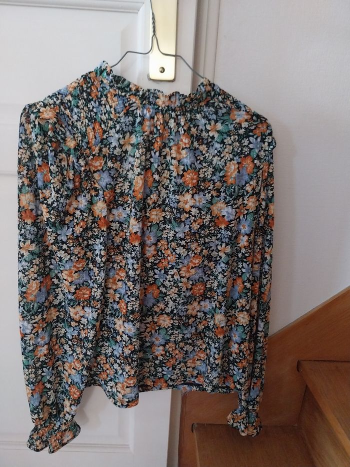 Top fleuri col montant