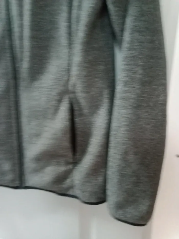 Veste polaire grise - photo numéro 2