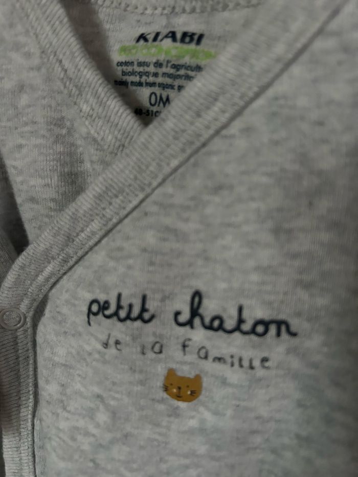 2 body croisés gris naissance Kiabi en parfait état