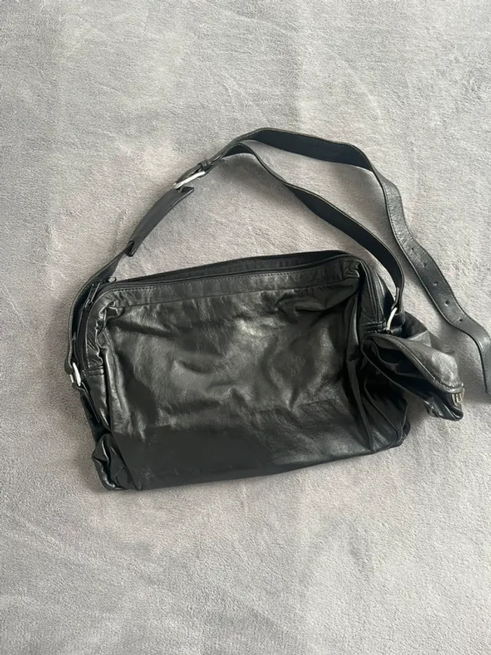 Sac besace vintage noir effet cuir souple – Style Y2K casual rétro - photo numéro 4