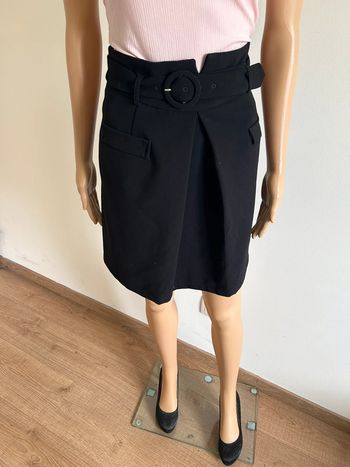 Jupe noire avec ceinture Naf Naf taille 38 jamais portée