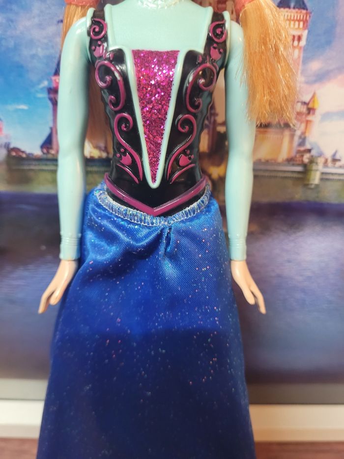 Poupée Disney princesse Anna dans la reine des neiges - photo numéro 4