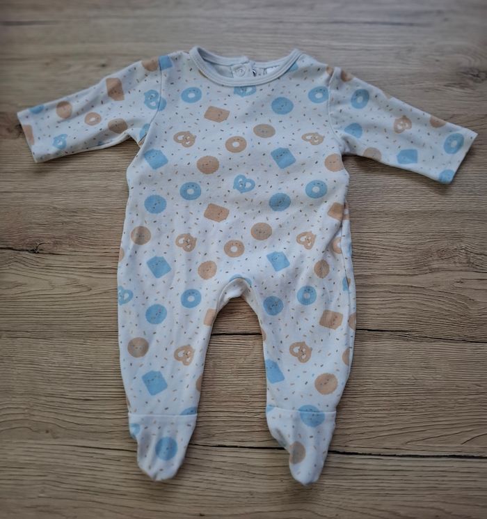 10 pyjamas 0 mois - photo numéro 9