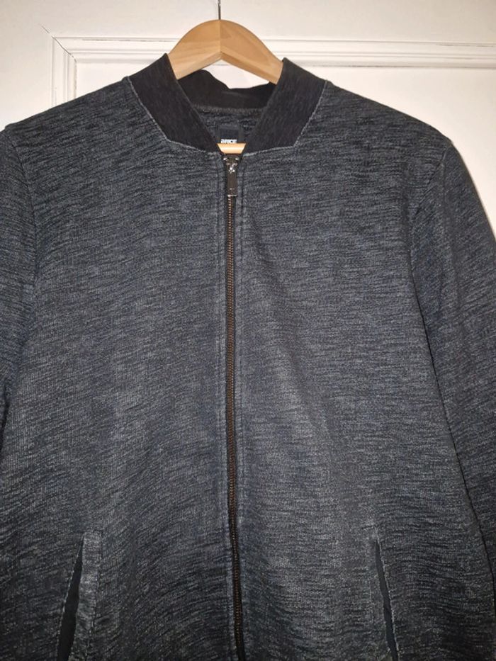Gilet zippé 🩶 - photo numéro 3