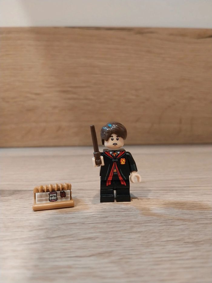 Figurine type lego Neville Harry Potter