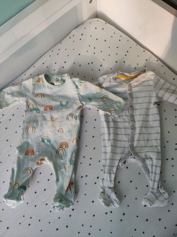 Lot de deux pyjamas 1 mois