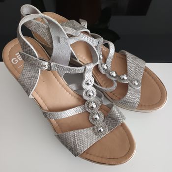 Sandales t37 Gemo talon compensé 8cm