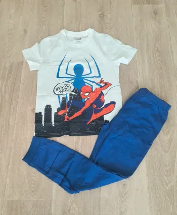 Pyjama spiderman taille 7-8 ans