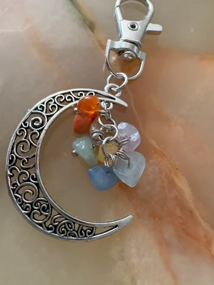 Porte clé lune avec pierres - photo numéro 2