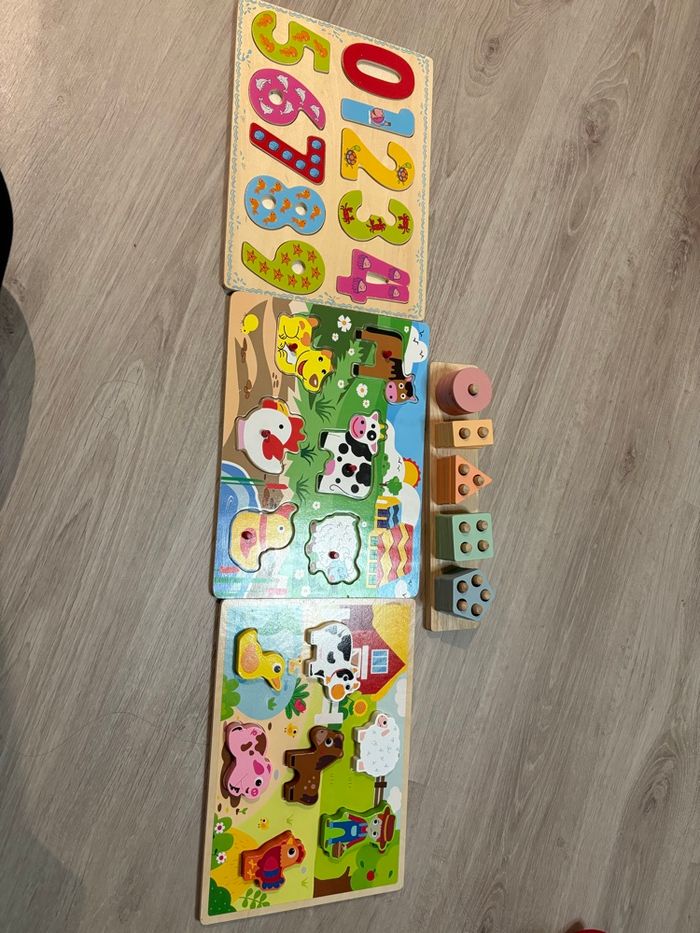 Lot de 4 puzzle en parfait état