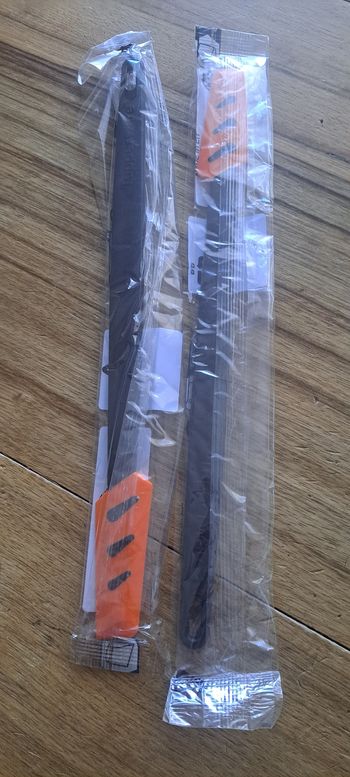 2 spatules fines 