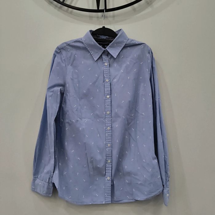 Chemise tommy Hilfiger taille 10 ans avec ancres et lettre H