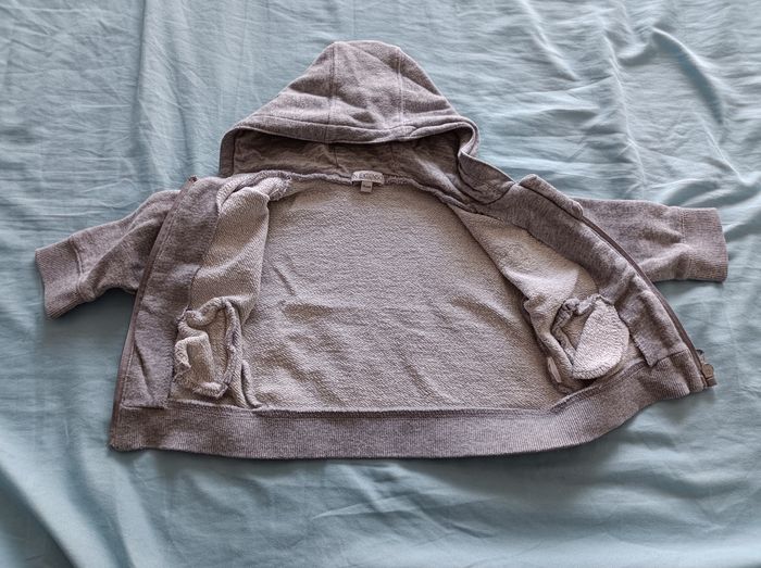 Sweat capuche 9 mois - photo numéro 3