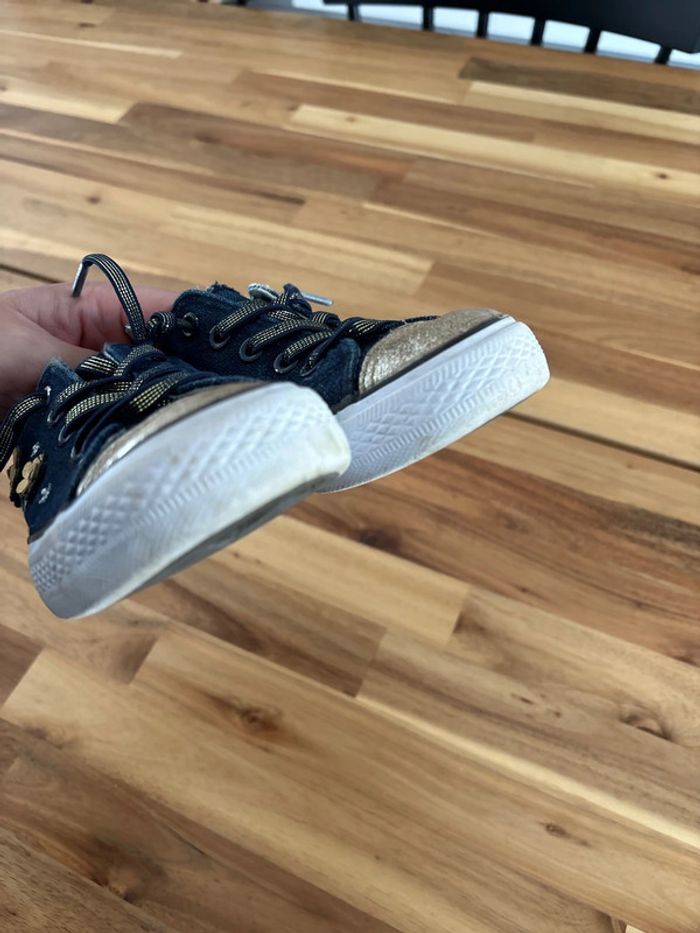 Basket en toile bleue et dorée - photo numéro 11