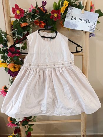 Jolie robe rose pâle 24mois marque Bonpoint