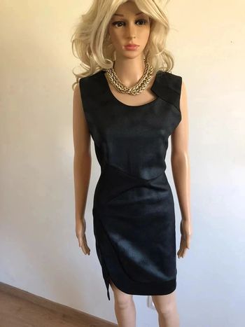 Robe noire neuve sans manches Jus d'Orange taille 4