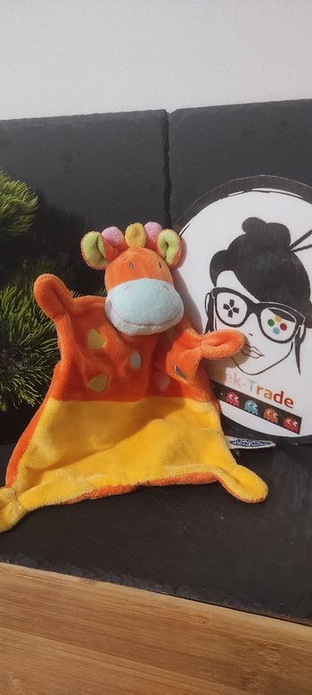 Doudou plat Girafe jaune orange Mots d Enfants vert rose triangle vache Plat