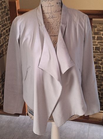 Blazer gris clair court, doublé, sans fermeture