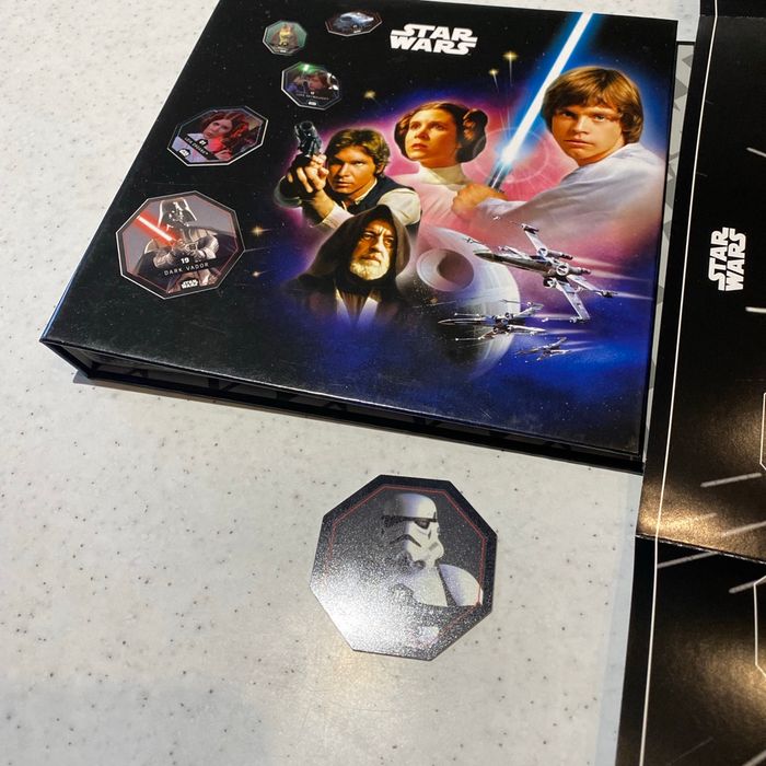 Livre star war avec 38 cartes et poster