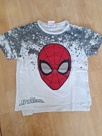 T-shirt taille 7 ans
