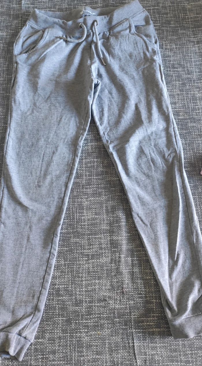Jogging gris. Taille 12 ans