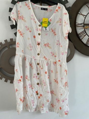 Robe tex blanche à fleurs neuve