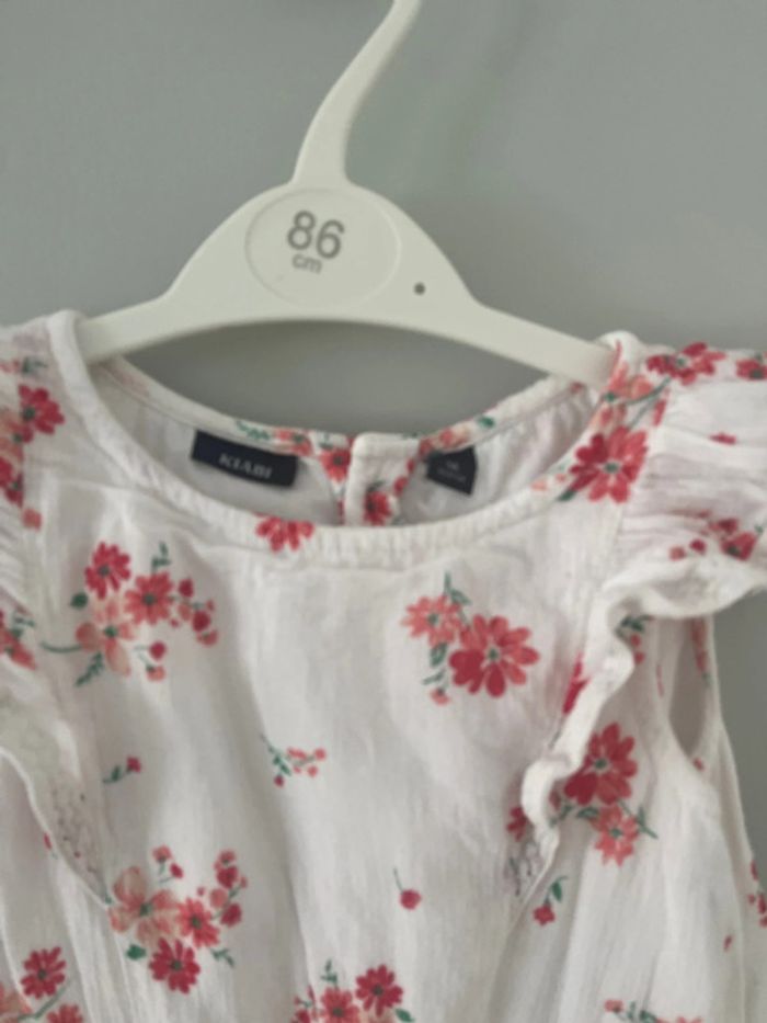 Robe fleurie évasée assez longue taille 3 ans - photo numéro 2