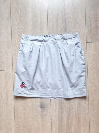 Jupe légère grise. Fille 8 ans. Marque Sergent Major