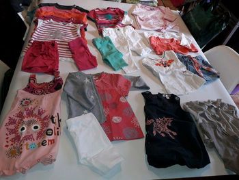 Lot 23 vêtements avec chaussures 6 et 9 mois Printemps - été plus