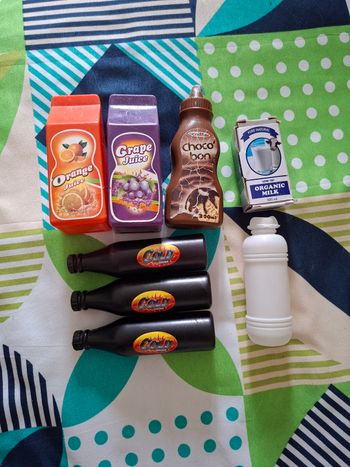 Lot bouteilles pour dînette 