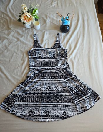 ​H&M Robe Patineuse Géométrique Noir Blanc Très bon état 44