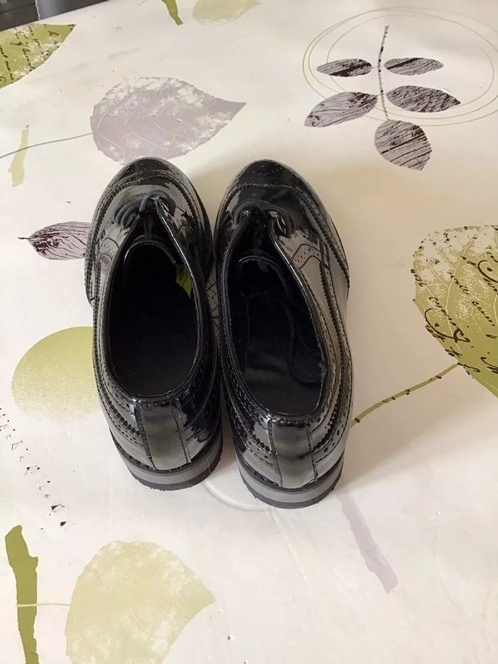Jolie paire de Chaussures vernis noir taille 36 - photo numéro 5