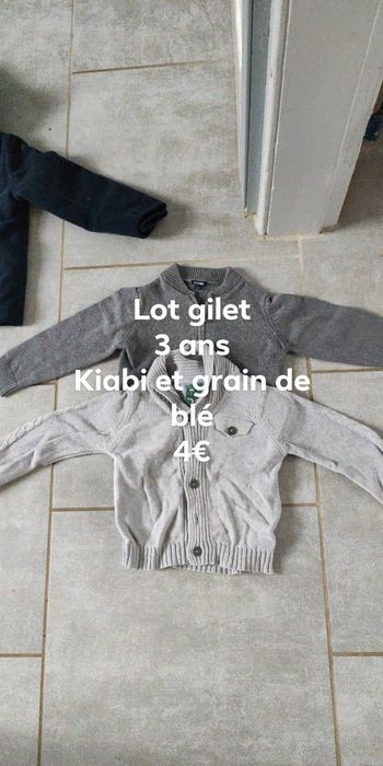 Lot gilet 3 ans