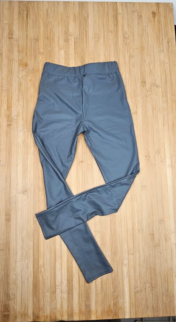 Pantalon stretch imitation cuir T:32