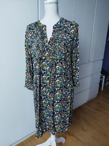 Jolie robe tunique droite fleurie
