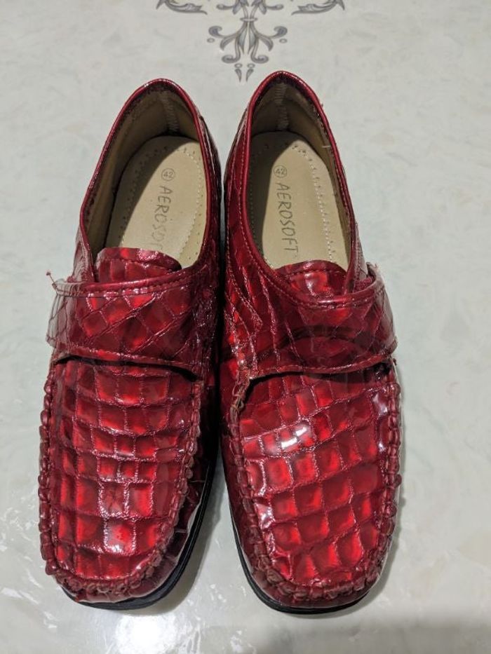 Chaussures confort Aerosoft rouge brillant. Taille 42