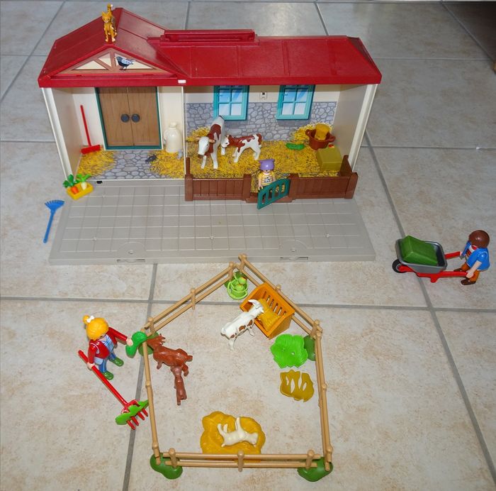 Gros lot de Playmobil Country Ferme transportable 4897 + 6 boites - photo numéro 7