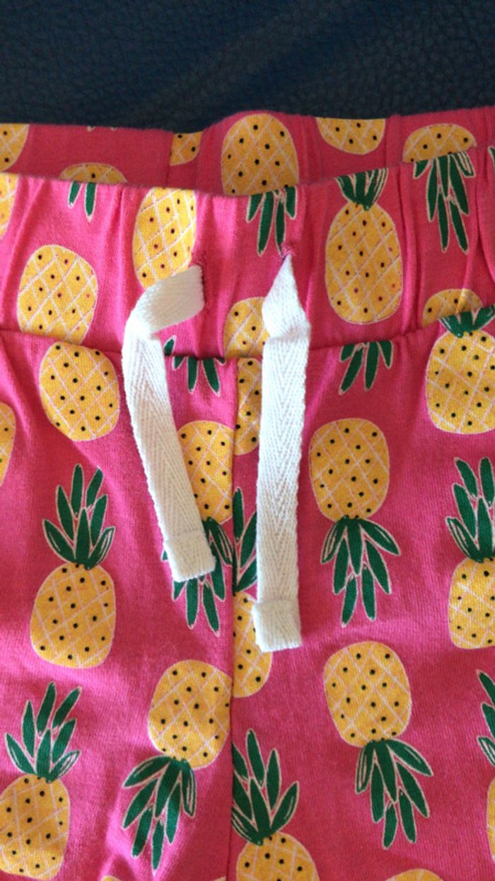 Primark short ananas taille 9/10 - photo numéro 2