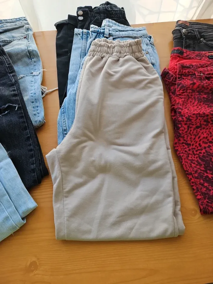 Lot 7 jeans + 1 jogging - photo numéro 3