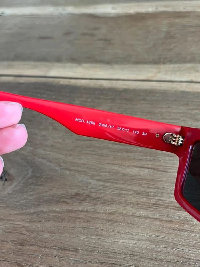 Lunettes de soleil rouges Versace - photo numéro 4