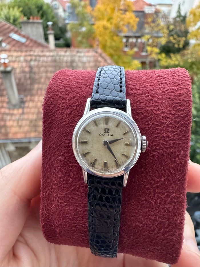 Montre Omega Vintage Femme – Mécanique à remontage manuel – Bracelet lézard véritable – À réviser - photo numéro 4