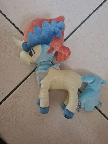 Peluche pokemon keldeo