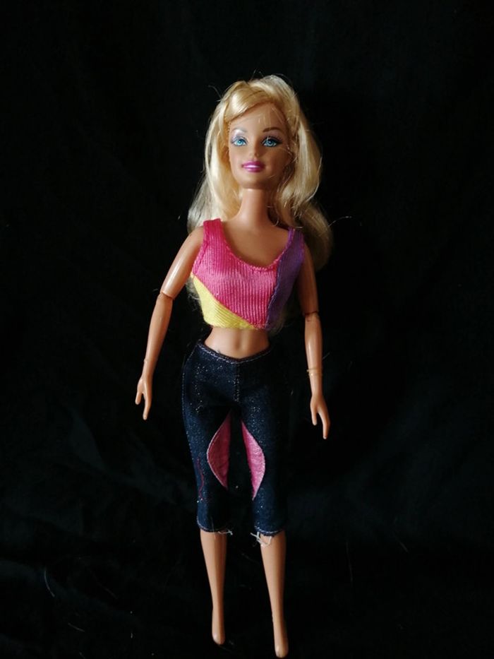 Poupée Barbie articulée