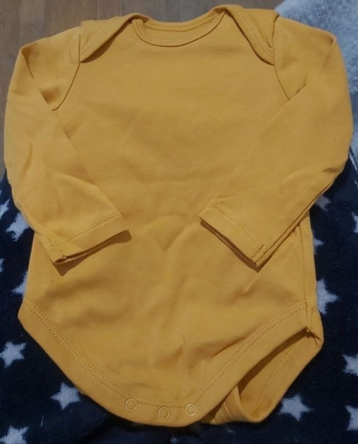 Body taille 3mois 62cm c&a