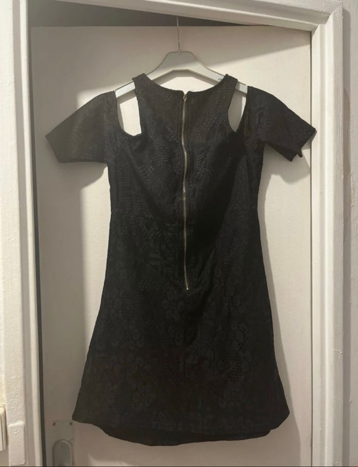 Robe épaule dénudée - photo numéro 2